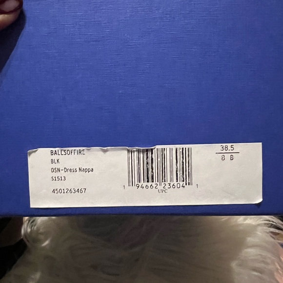 Stuart Weitzman sandals , size 8 - Picture 5 of 6